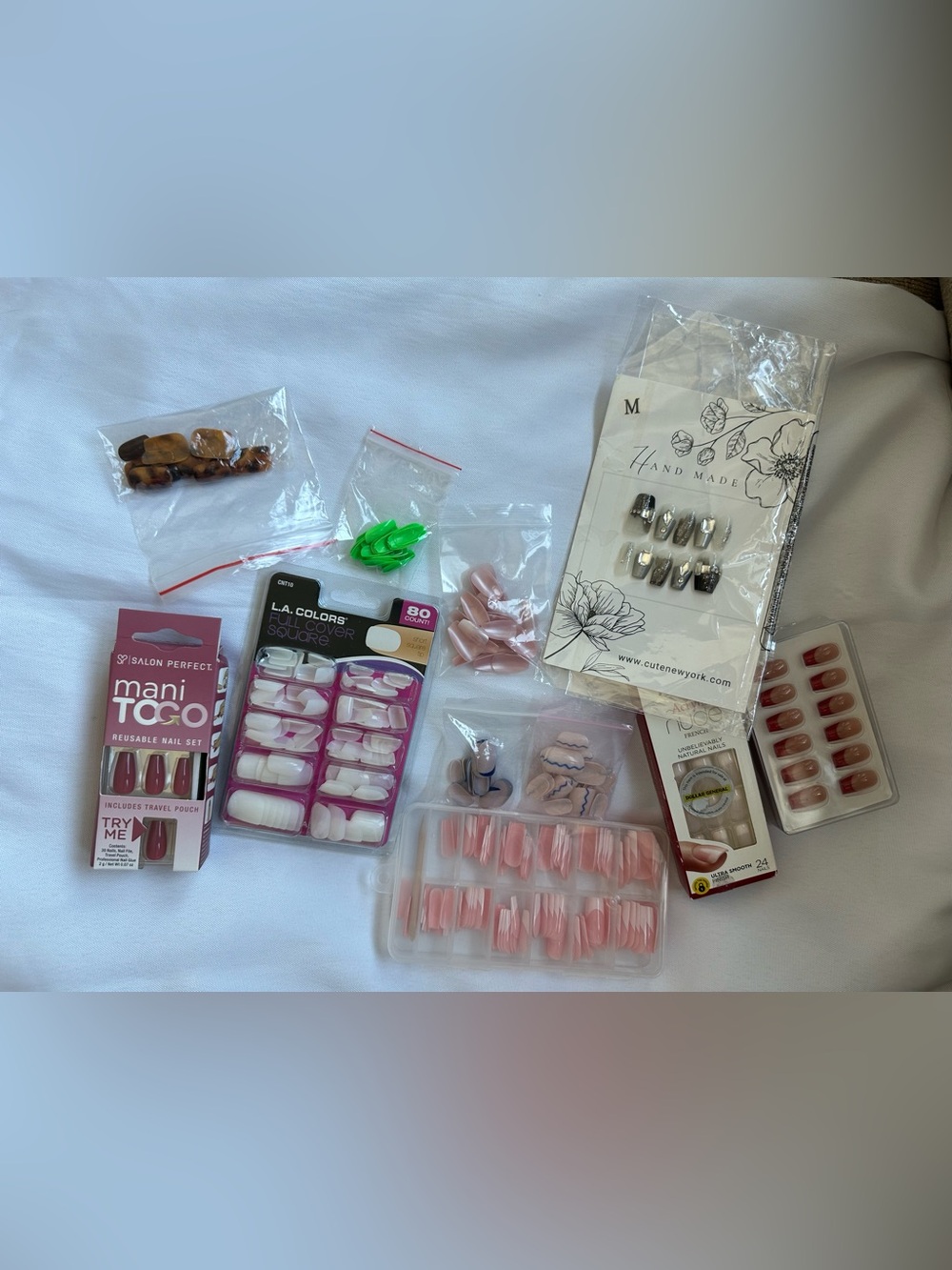 Bundle of Press/ Glue on Nails